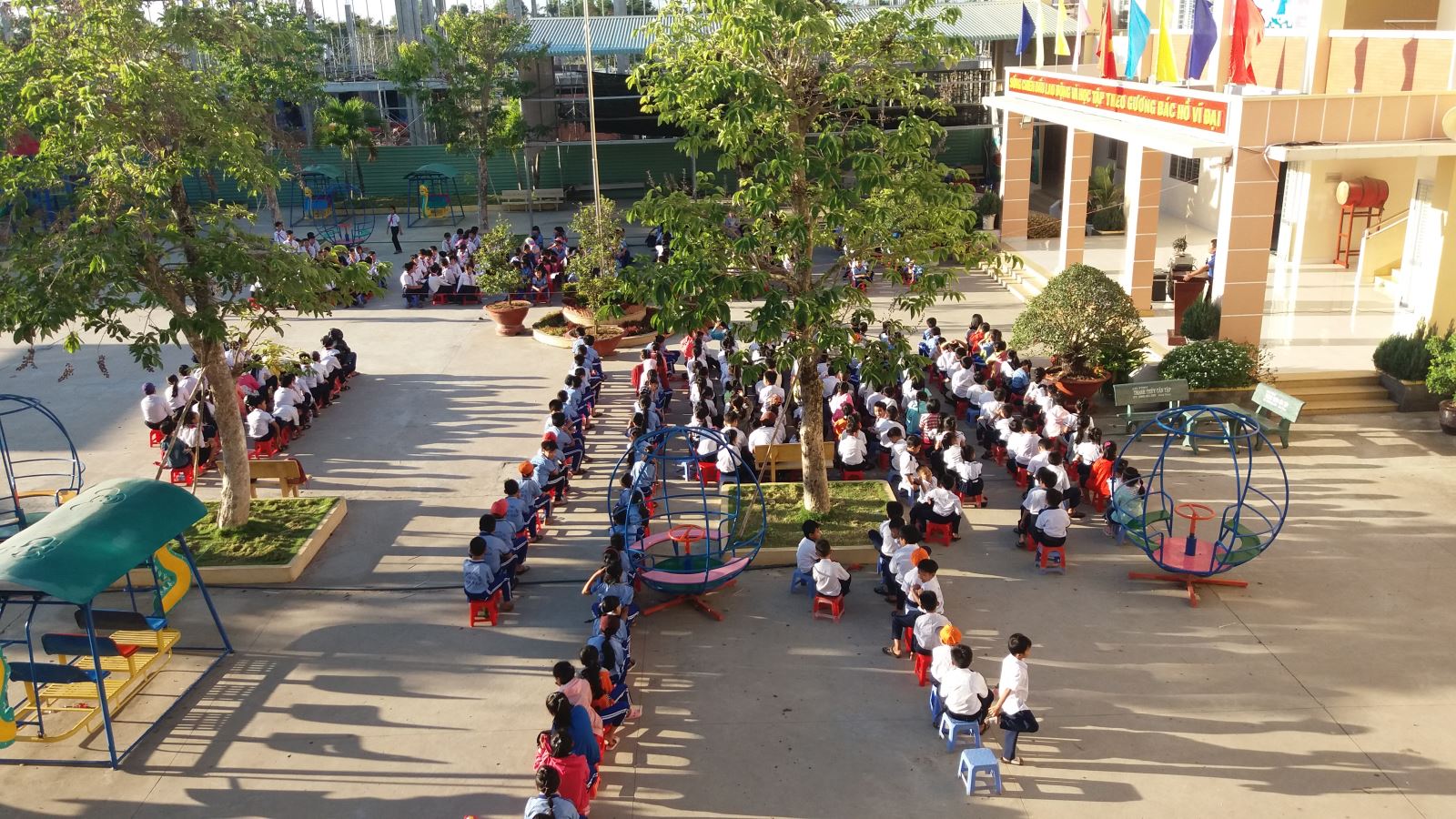 CHÀO CỜ ĐẦU TUẦN