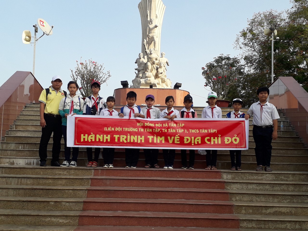 Hành trình địa chỉ đỏ