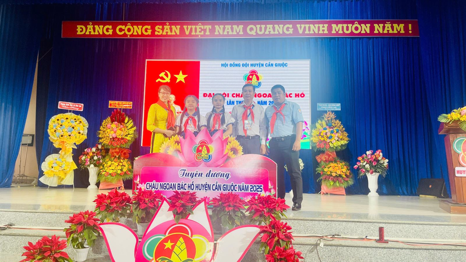 Tuyên dương cháu ngoan Bác Hồ năm 2025